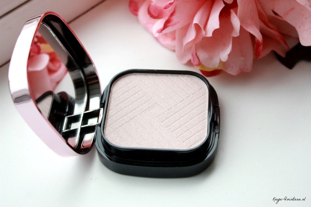 MUA Luxe Strobe and Glow highlight kit, pink luster KayaQuintana.nl